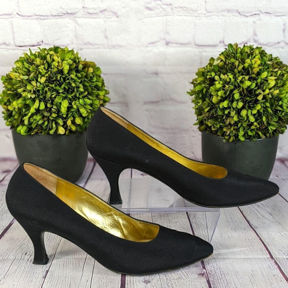 Bruno Magli Black Fabric Pumps Kitten Heels - 10 AA (Narrow)